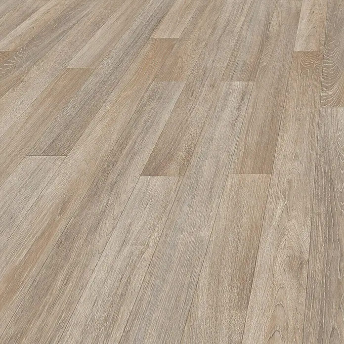 Beauflor PVC-Boden Meterware Atlantic - 400 cm, Natural Oak 949M, Braun - Nahaufnahme eines Laminatbodens in hellbrauner Holzoptik, der eine warme und natürliche Atmosphäre vermittelt.