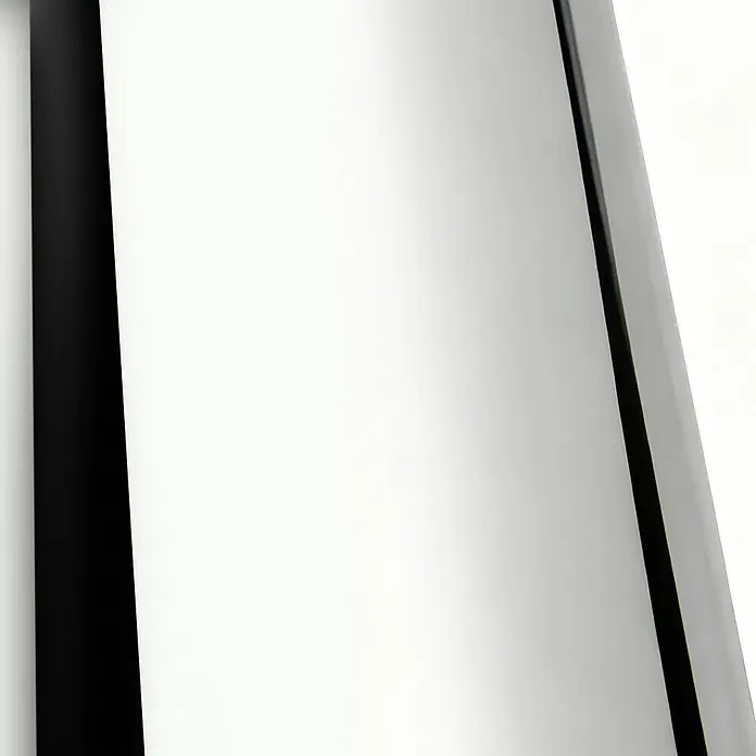 Lindby Tischleuchte Nevijo - chrom / silber, chrom / silber - Weißes, glänzendes Paneel mit schmalen schwarzen vertikalen Kanten.