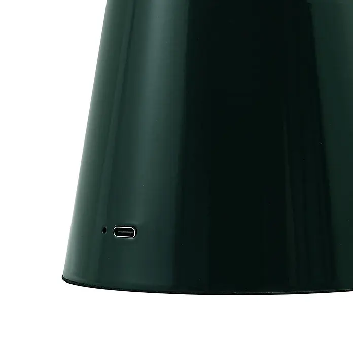 Lindby Tischleuchte Nevijo - L x B x H: 20 x 20 x 30 cm, grün, grün - Dunkelgrünes, glänzendes kegelförmiges Gerät mit USB-C-Anschluss und Kontrollleuchte.