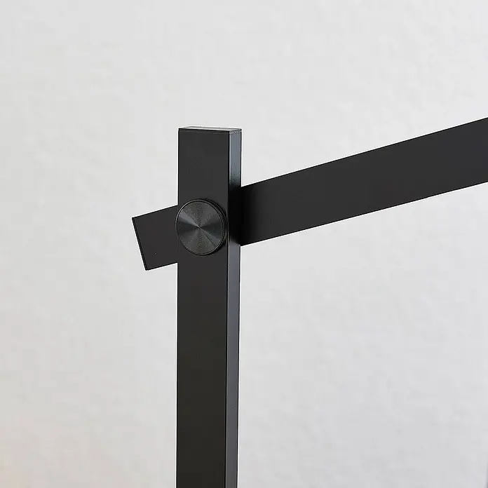 Lindby Tischleuchte Loretta - L x B x H: 40,8 x 17 x 43 cm, schwarz, schwarz - Schwarzes, mattes Metallgelenk für Lampe oder Möbel, mit quadratischer Säule und flachen Armen, verbunden durch strukturierten runden Drehpunkt.