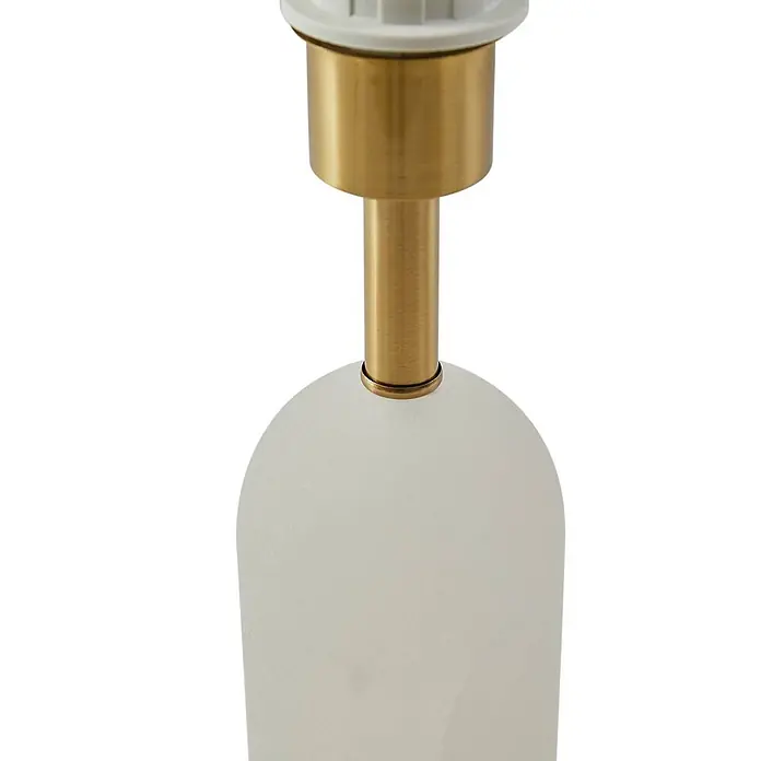 Lindby Tischleuchte Alabaster - alu / grau / zink, weiß / opal, E27 - Oberteil einer Lampe mit Messingstiel, verbunden mit einem mattweißen, abgerundeten Körper.
