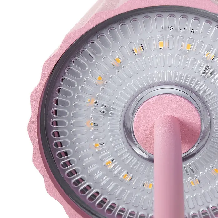 Lindby Tischleuchte Esali - L x B x H: 11 x 11 x 28,5 cm, violett / pink / rose, violett / pink / rose - Rosa LED-Leuchtenkopf mit texturiertem Gehäuse, klarer gemusterter Abdeckung und zentralem rosa Arm. Gelbe LED-Chips sind sichtbar.