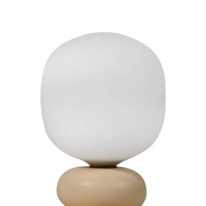 Lucande Tischleuchte Fidelo - L x B x H: 18 x 18 x 38 cm, gelb / orange, weiß / opal, E14 - Moderne Tischlampe mit weißem ovalem Diffusor und beigem rundem Fuß.