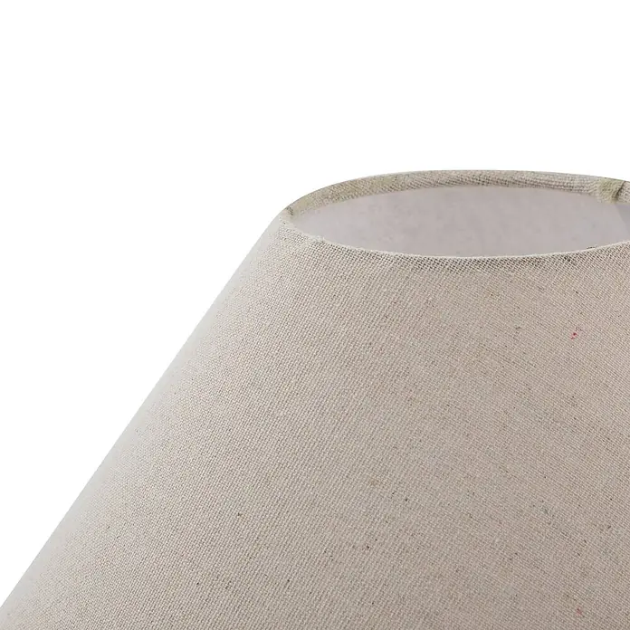Lucande Tischleuchte Thalorin - braun / rost, E27 - Nahaufnahme eines beigefarbenen Lampenschirms aus Stoff mit sichtbarer Textur.