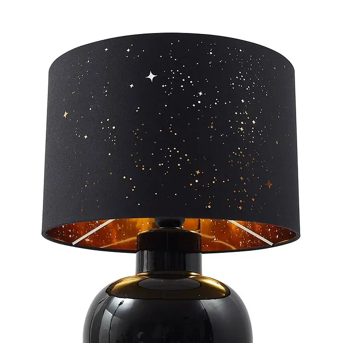 Lindby Tischleuchte Arved - L x B x H: 30 x 30 x 46 cm, schwarz, schwarz, E27 - Schwarze Tischlampe mit zylindrischem schwarzem Schirm, goldener Sternenperforierung und Gold-Innenseite, auf glänzendem Schwarz-Gold-Fuß.