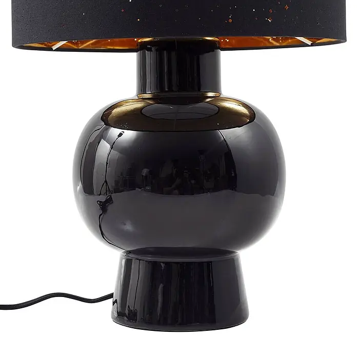 Lindby Tischleuchte Arved - L x B x H: 30 x 30 x 46 cm, schwarz, schwarz, E27 - Schwarze glänzende Tischlampe mit goldakzentuiertem Sockel und schwarzem Schirm mit goldenen Sprenkeln und goldener Innenseite.