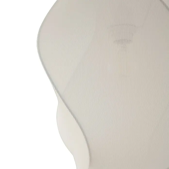 Lucande Pendelleuchte Tovina - L x B x H: 36 x 36 x 40 cm, weiß / opal, weiß, E27 - Nahaufnahme eines hellen, lichtdurchlässigen Lampenschirms aus Netzstoff mit schwach sichtbarem Glühfaden.