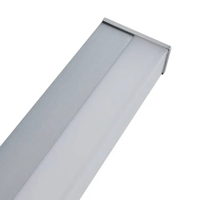 Lindby Wandleuchte Philippa - alu / grau / zink - Gebürstetes silbernes LED-Lichtprofil mit mattweißer Abdeckung.