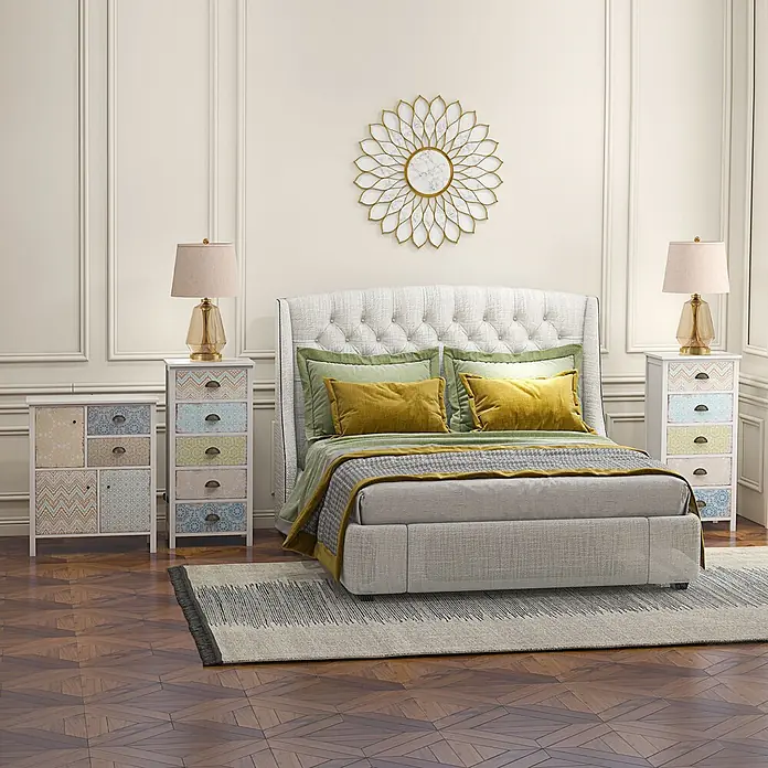 Homcom Kommode 1-teilig - Weiß/bunt, Anzahl Schubladen: 2 Stk. - Gepolstertes Bett mit getuftetem Kopfteil, grün-gelber Bettwäsche, flankiert von gemusterten Nachttischen in einem Schlafzimmer.