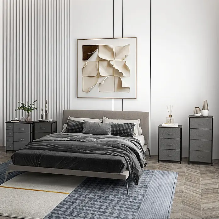 Homcom Kommode 1-teilig - Dunkelgrau, Anzahl Schubladen: 7 Stk. - Graue Stoffschubladen-Einheiten mit schwarzen Rahmen, als Nachttische und hohe Kommode in einem modernen Schlafzimmer.