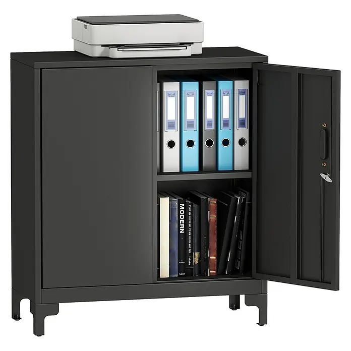 Homcom Metall-Mehrzweckschrank 1-teilig - 80 x 35 x 91 cm, Schwarz - Dunkelgrauer Metall-Aktenschrank mit Drucker oben, eine Tür offen mit Ordnern und Büchern.