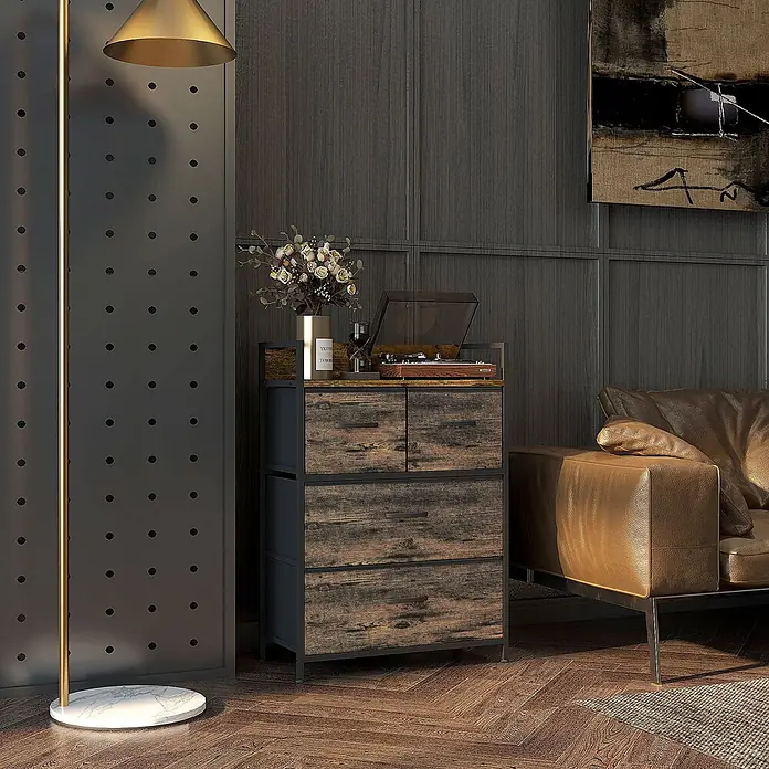 Homcom Kommode 1-teilig - Rustikalbraun, Anzahl Schubladen: 4 Stk. - Rustikale Industrie-Kommode mit dunkelbraunen Stoffschubladen und schwarzem Metallgestell, im Wohnzimmer inszeniert.