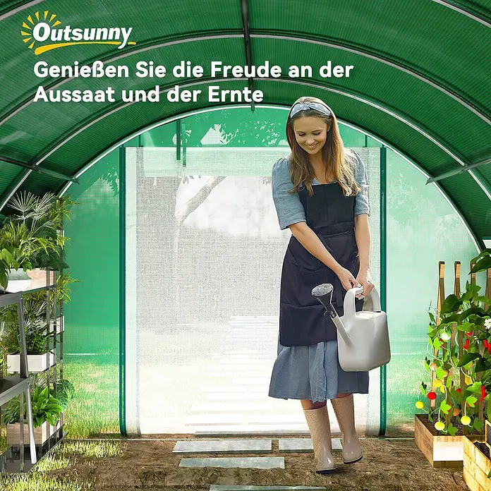 Outsunny Gewächshaus - 400 x 300 cm, Material Seitenwand: Kunststoff, 2 mm - Grünes Tunnelgewächshaus mit einer Frau, die Pflanzen gießt. Ideal für den Anbau von Gemüse und Blumen.