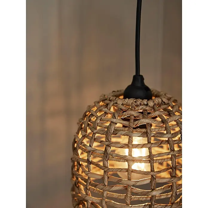 PR Home Pendelleuchte 17cm Outdoor - 15 W, E27 - Hängeleuchte mit geflochtenem Lampenschirm aus Naturfasern, leuchtend mit warmem Schein.