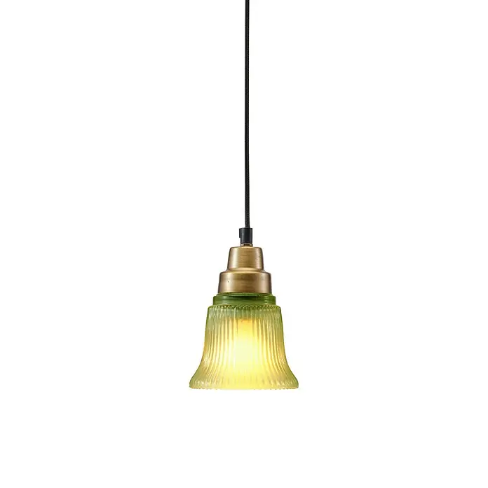 PR Home Pendelleuchte Fensterleuchte - 25 W, E27 - Beleuchtete Pendelleuchte mit schwarzem Kabel, Messingfassung und geripptem gelbgrünem Glasschirm.