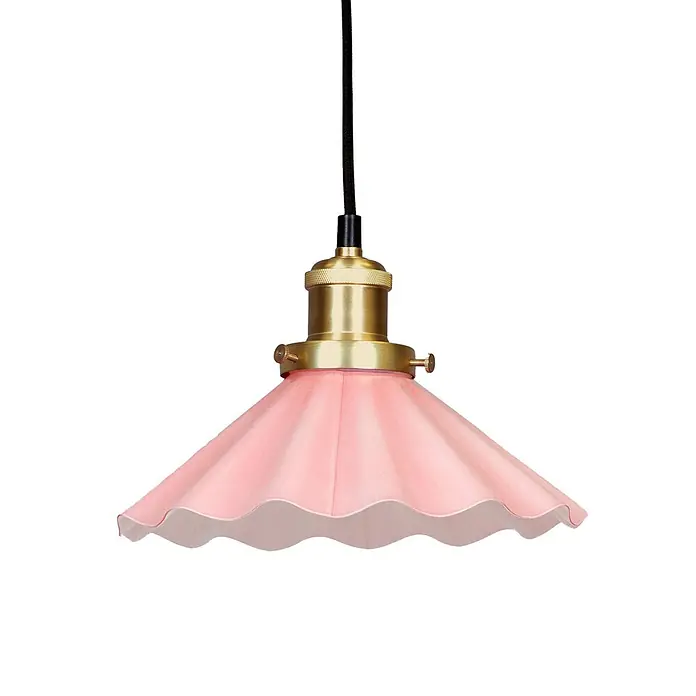 PR Home Pendelleuchte Fensterleuchte - 40 W, E27 - Rosa Rüschen-Pendelleuchte mit messingfarbener Fassung und schwarzem Kabel.