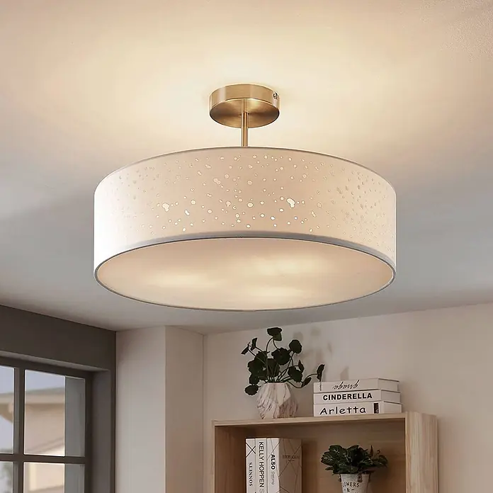 Lindby Deckenleuchte Umma - L x B x H: 50 x 50 x 30 cm, weiß / opal, E27 - Trommelförmige Deckenleuchte mit messingfarbener Halterung und gepunktetem Stoffschirm, beleuchtet einen Raum warm.