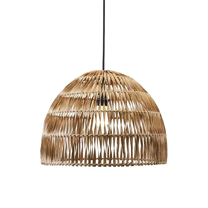 PR Home Pendelleuchte Outdoor - 40 W, E27 - Kuppelförmige Pendelleuchte aus Naturgeflecht mit sichtbarer Glühbirne an schwarzem Kabel.
