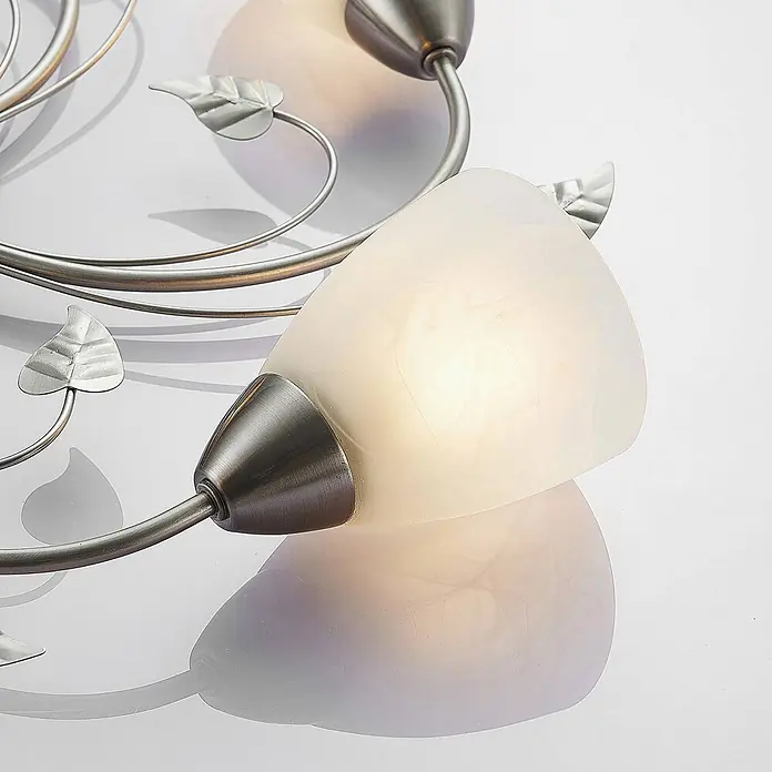 Lindby Deckenleuchte Yannie - L x B x H: 60 x 60 x 15 cm, alu / grau / zink, E14 - Beleuchtete Lampe aus gebürstetem Nickel mit mattierten Glasschirmen und dekorativen Metallblättern.
