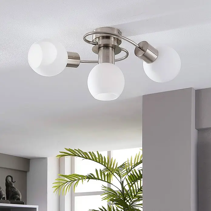 Lindby Deckenleuchte Ciala - L x B x H: 40 x 19 x 17,5 cm, alu / grau / zink, E14 - Deckenleuchte aus gebürstetem Nickel mit drei weißen, kugelförmigen Glasschirmen.