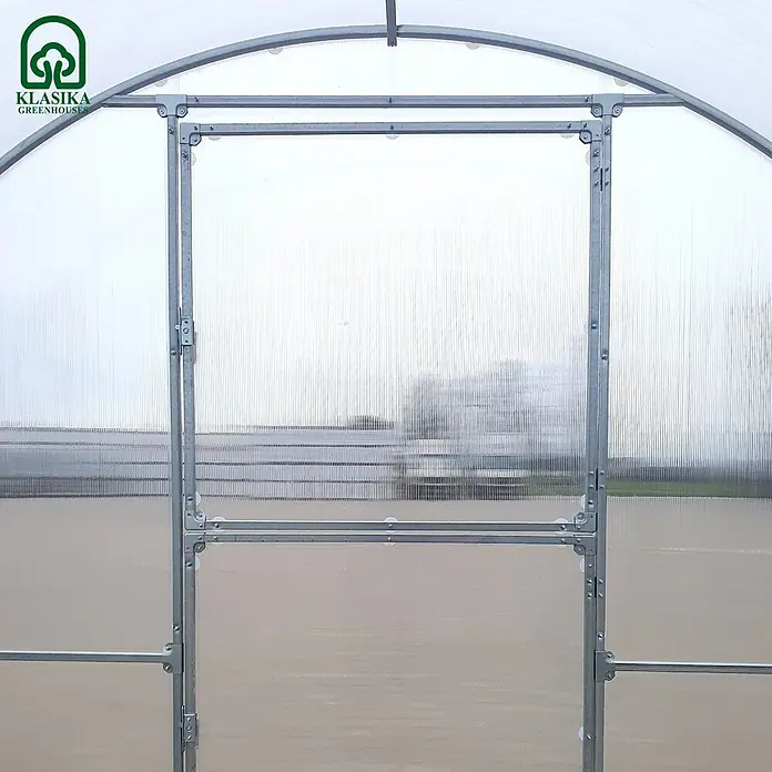 Klasika Greenhouses Gewächshaus Easy Klasika - Außenmaß inkl. Dachüberstand (B x T): 300 x 200 cm, Material Seitenwand: Kunststoff, 4 mm, Silbergrau - Klasika Gewächshaustür aus transparenten Polycarbonatplatten und einem grauen Metallrahmen mit einfachem Verschluss.