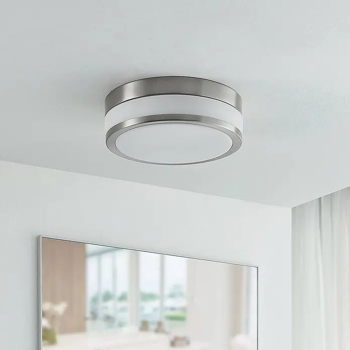 Lindby Deckenleuchte Flavi - L x B x H: 28 x 28 x 9 cm, alu / grau / zink, E27 - Runde Deckenleuchte aus gebürstetem Metall mit weißem Diffusor.