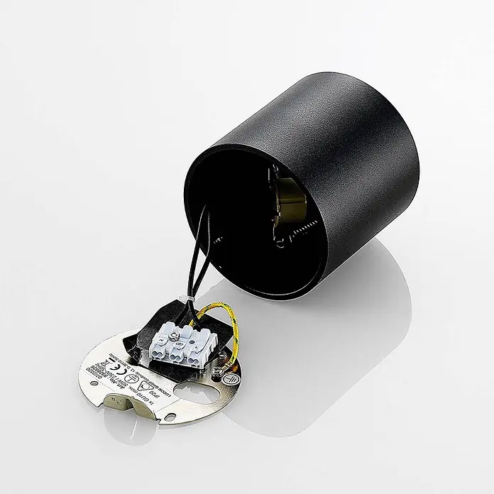Arcchio Deckenleuchte Walza - schwarz, GU10 - Schwarze zylindrische Leuchte mit freiliegender Verkabelung, Anschlussklemme und Metallmontageplatte mit technischen Daten.