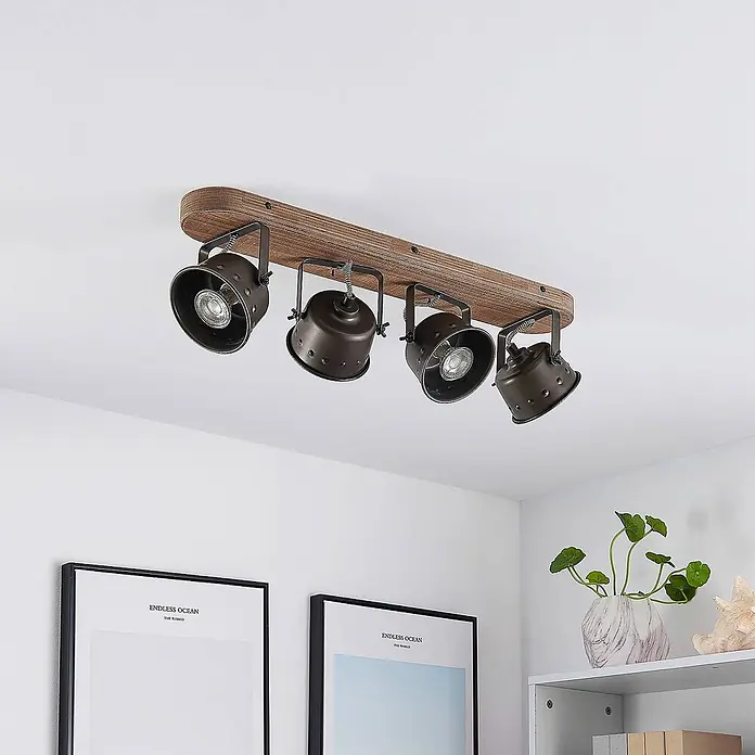 Lindby Deckenstrahler Rubinjo - L x B x H: 62 x 16 x 19,5 cm, schwarz, GU10 - Deckenleuchte mit Holzleiste und vier dunklen, verstellbaren Metallstrahlern im Industrial-Stil.