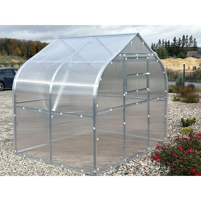 Klasika Greenhouses Gewächshaus Drop Klasika - Außenmaß inkl. Dachüberstand (B x T): 250 x 200 cm, Material Seitenwand: Kunststoff, 4 mm, Silbergrau - Kleines Gewächshaus aus transparentem Polycarbonat mit Aluminiumrahmen, Spitzdach und Vordertür, im Freien aufgestellt.
