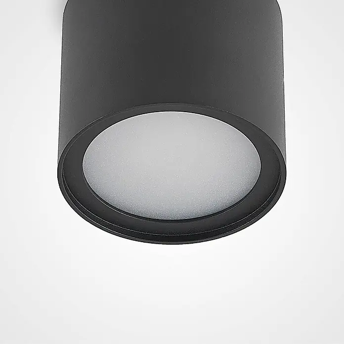 Arcchio Deckenstrahler Walisa - schwarz, schwarz, GU10 - Schwarze zylindrische Aufbauleuchte mit mattweißer Diffusorabdeckung.