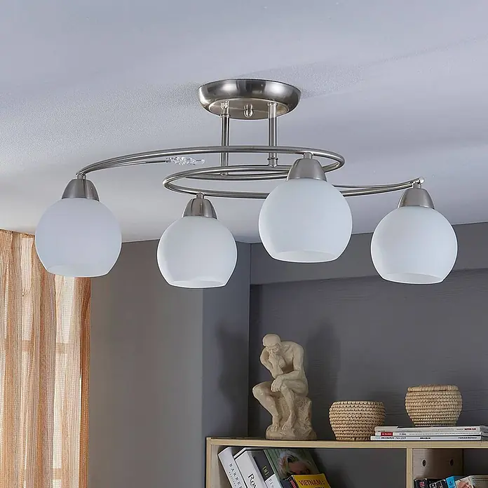 Lindby Deckenleuchte Svean - alu / grau / zink, E14 - Vierflammige Deckenleuchte mit gebürstetem Nickel-Finish und weißen Milchglasschirmen.