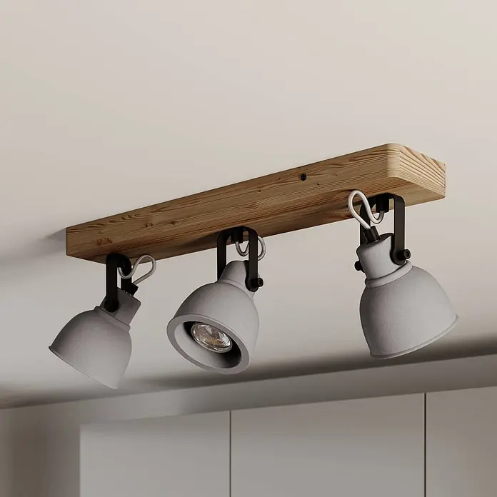 Lindby Deckenstrahler Mitis - Holz hell, alu / grau / zink, GU10 - Deckenleuchte aus Holz mit drei grauen Spotlights in Betonoptik.