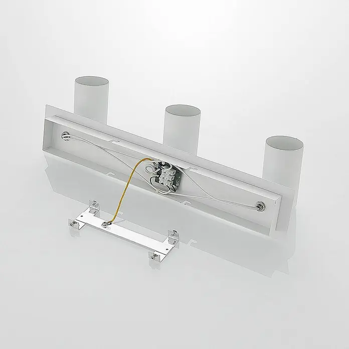 Lindby Deckenstrahler Joffrey - L x B x H: 49 x 9,5 x 16,5 cm, weiß / opal, weiß / opal, GU10 - Weiße Metall-Dreiflammen-Waschtischleuchte mit Innenverdrahtung und Chrom-Montagehalterung.