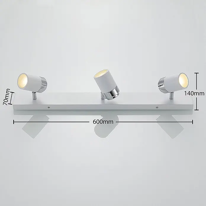 Lindby Deckenstrahler Kardo - L x B x H: 60 x 10 x 10,5 cm, weiß / opal, weiß / opal, GU10 - Weiße 3-Flammen-LED-Schiene mit verstellbaren, chromakzentuierten Köpfen. Maße: 600x140x70mm.