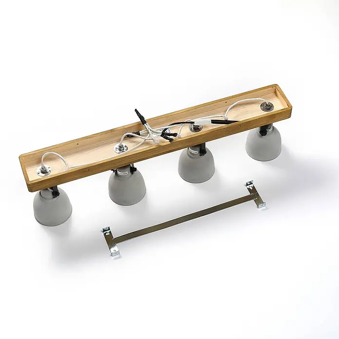 Lindby Deckenstrahler Mitis - Holz dunkel, alu / grau / zink, GU10 - Lineare Deckenleuchte aus Holz mit vier grauen Betonschirmen und Verkabelung, dazu eine separate Metallhalterung.
