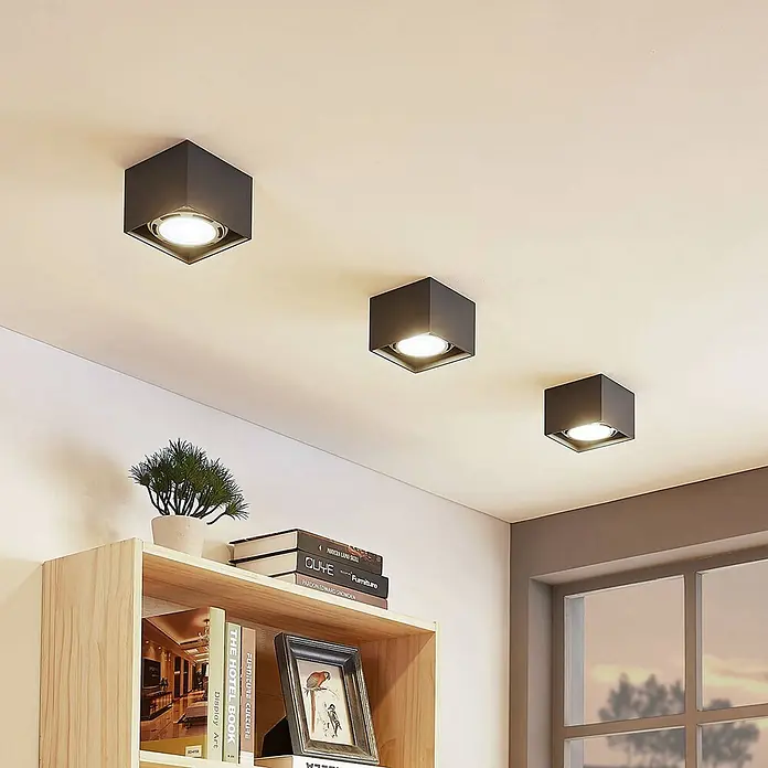 Arcchio Deckenstrahler Mabel - alu / grau / zink, alu / grau / zink, GU10 - Drei schwarze quadratische LED-Deckenstrahler.