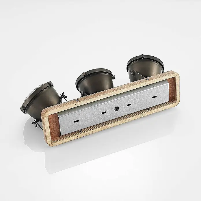 Lindby Deckenstrahler Farovi - L x B x H: 44 x 13 x 17,5 cm, Holz dunkel, schwarz, GU10 - Drei dunkelmetallische Strahler auf hellem Holzsockel mit silberner Montageplatte, von unten gesehen.