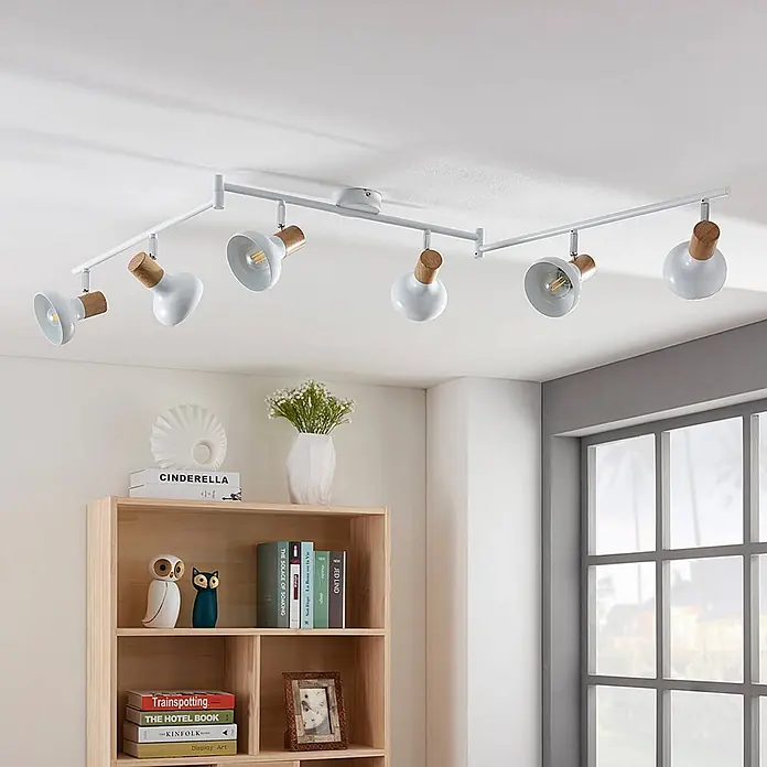 Lindby Deckenstrahler Fridolin - L x B x H: 160 x 10 x 21,5 cm, weiß / opal, weiß / opal, E14 - Weiße Deckenschiene mit sechs verstellbaren Strahlern und Akzenten aus Naturholz.