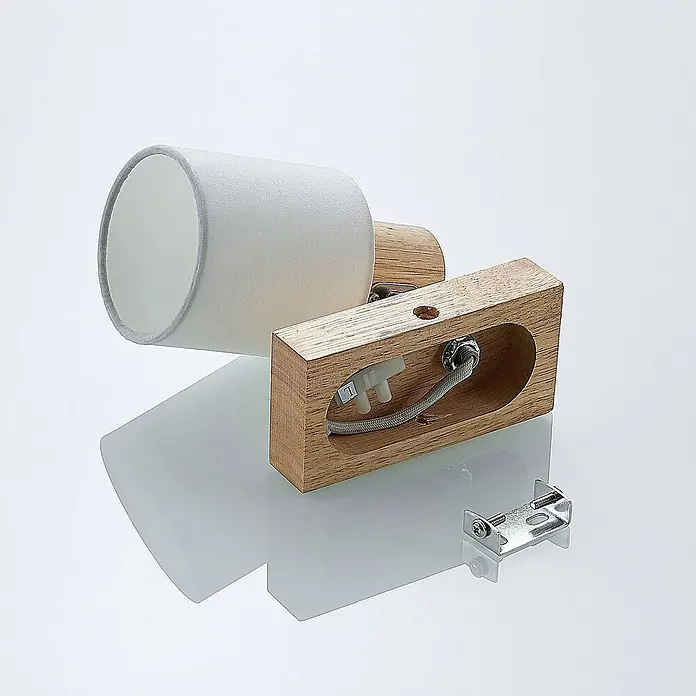 Lindby Deckenstrahler Wanessa - Holz hell, E14 - Wandlampe mit zylindrischem weißem Stoffschirm und rechteckigem Holzsockel, zeigt interne Verkabelung und separate Metallhalterung.