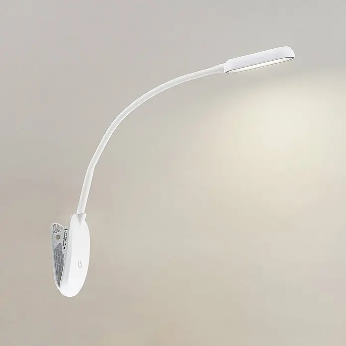 Prios Klemmleuchte Najari - Farbe Gehäuse: weiß / opal - Weiße Klemm-LED-Leuchte mit flexiblem Schwanenhals und Ein-/Aus-Taste am Sockel, spendet warmweißes Licht.