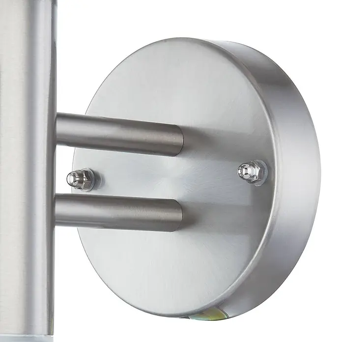 Lindby Außenwandleuchte Noemi - alu / grau / zink, alu / grau / zink, IP44 - Wandhalterung aus gebürstetem Edelstahl mit runder Grundplatte, zwei zylindrischen Armen und sichtbaren Befestigungsschrauben.