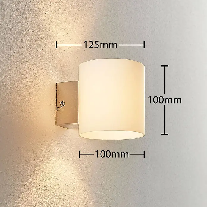 Lindby Wandleuchte Gerrit - L x B x H: 12,2 x 9,2 x 9,5 cm, weiß / opal, G9 - Wandleuchte aus gebürstetem Metall mit weißem Zylinderschirm, 100mm hoch und 100mm breit, mit 125mm Ausladung.