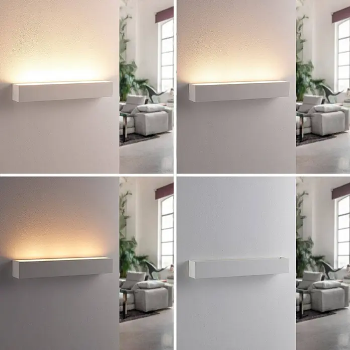 Lindby Wandleuchte Santino - weiß / opal, G9 - Rechteckige weiße Wandleuchte, die warmes, neutrales, kaltes Licht und den Aus-Zustand im Wohnzimmer zeigt.