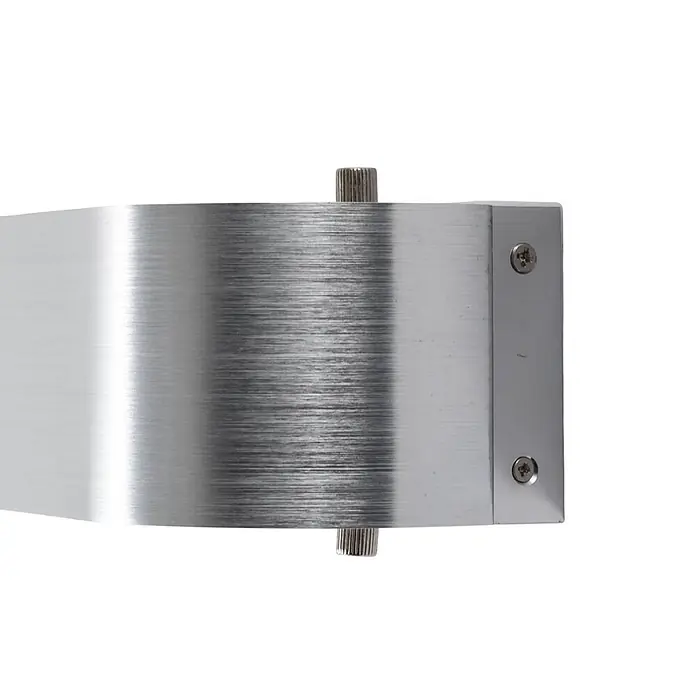 Lindby Wandleuchte Nika - alu / grau / zink, alu / grau / zink, E14 - Gebürstete Aluminiumleiste mit zwei Rändelstiften und Schrauben an der Stirnseite.