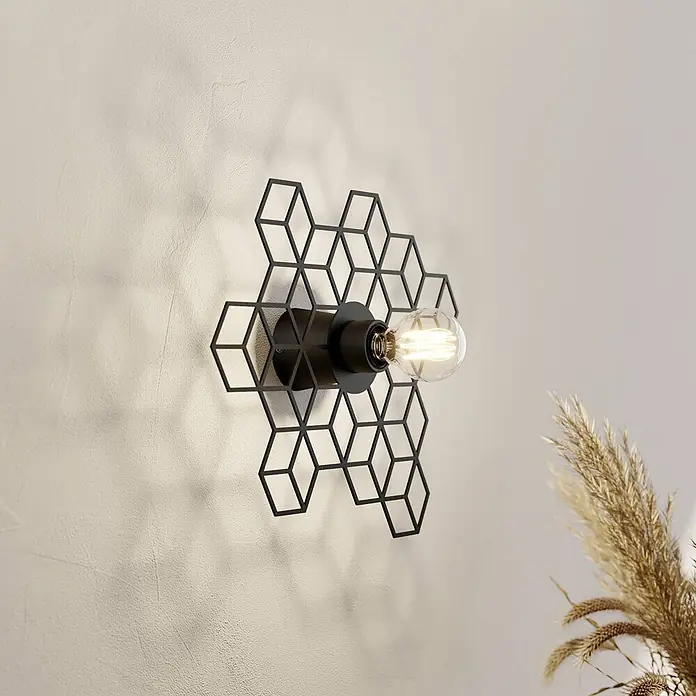 Lucande Wandleuchte Alexaru - L x B x H: 8,8 x 36,7 x 30,1 cm, schwarz, schwarz, E27 - Schwarze Metall-Wandleuchte mit geometrischem Wabenmuster und sichtbarer Glühbirne.