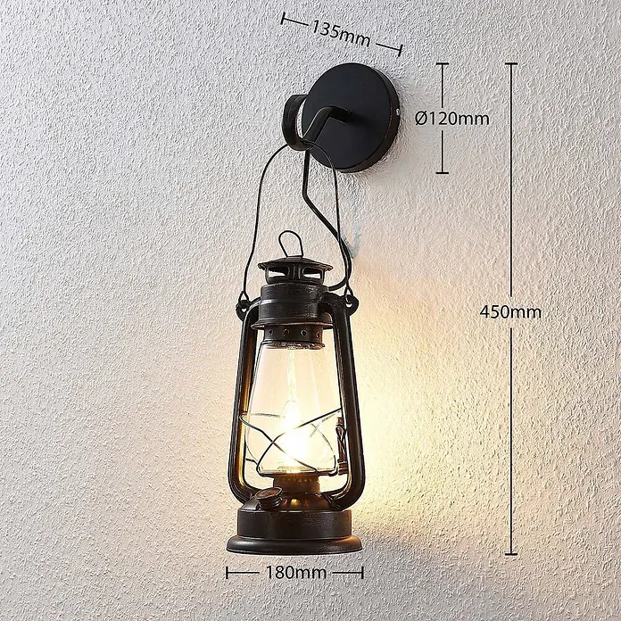 Lindby Wandleuchte Raisa - braun / rost, E14 - Schwarze Wandleuchte im Laternen-Stil, 450mm hoch, mit ø120mm Wandhalterung, 180mm Laternenbreite, ragt 135mm von der Wand ab.