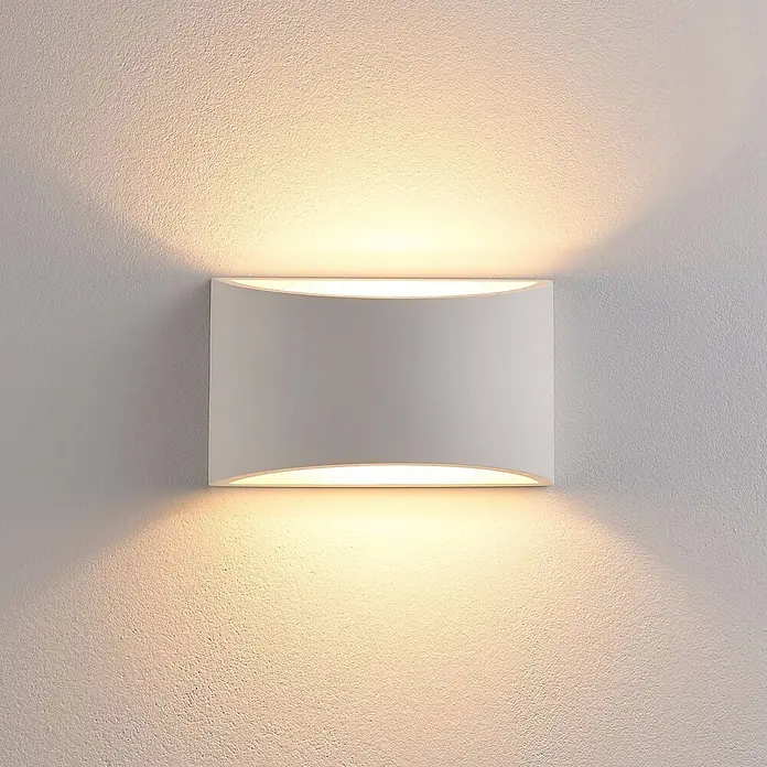 Lindby Wandleuchte Heiko - L x B x H: 8,5 x 20 x 12 cm, weiß / opal, G9 - Weiße rechteckige Wandleuchte mit geschwungenen Öffnungen, die warmes Ober- und Unterlicht wirft.