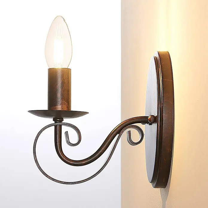 Lucande Wandleuchte Caleb - braun / rost, braun / rost, E14 - Rustikale Wandleuchte aus Altkupfer mit geschwungenem Arm und Kerzen-LED-Birne.