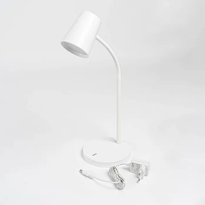 Lindby Tischleuchte Ailina - weiß / opal, weiß / opal - Weiße Schreibtischlampe mit flexiblem Arm, konischem Kopf und rundem Sockel, zusammen mit Netzteil und Kabel.