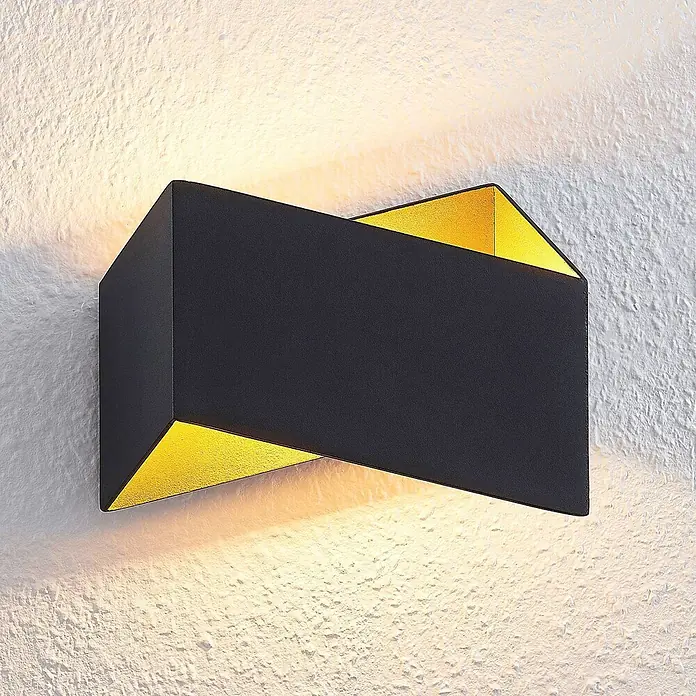 Arcchio Wandleuchte Assona - schwarz, G9 - Geometrische schwarze Wandleuchte mit goldener Innenseite, die indirektes Auf- und Ablicht spendet.